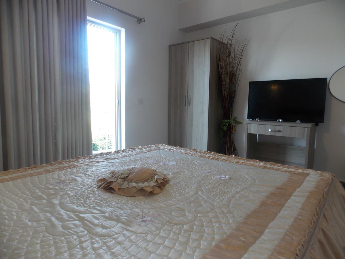 Irini Hotel 3*