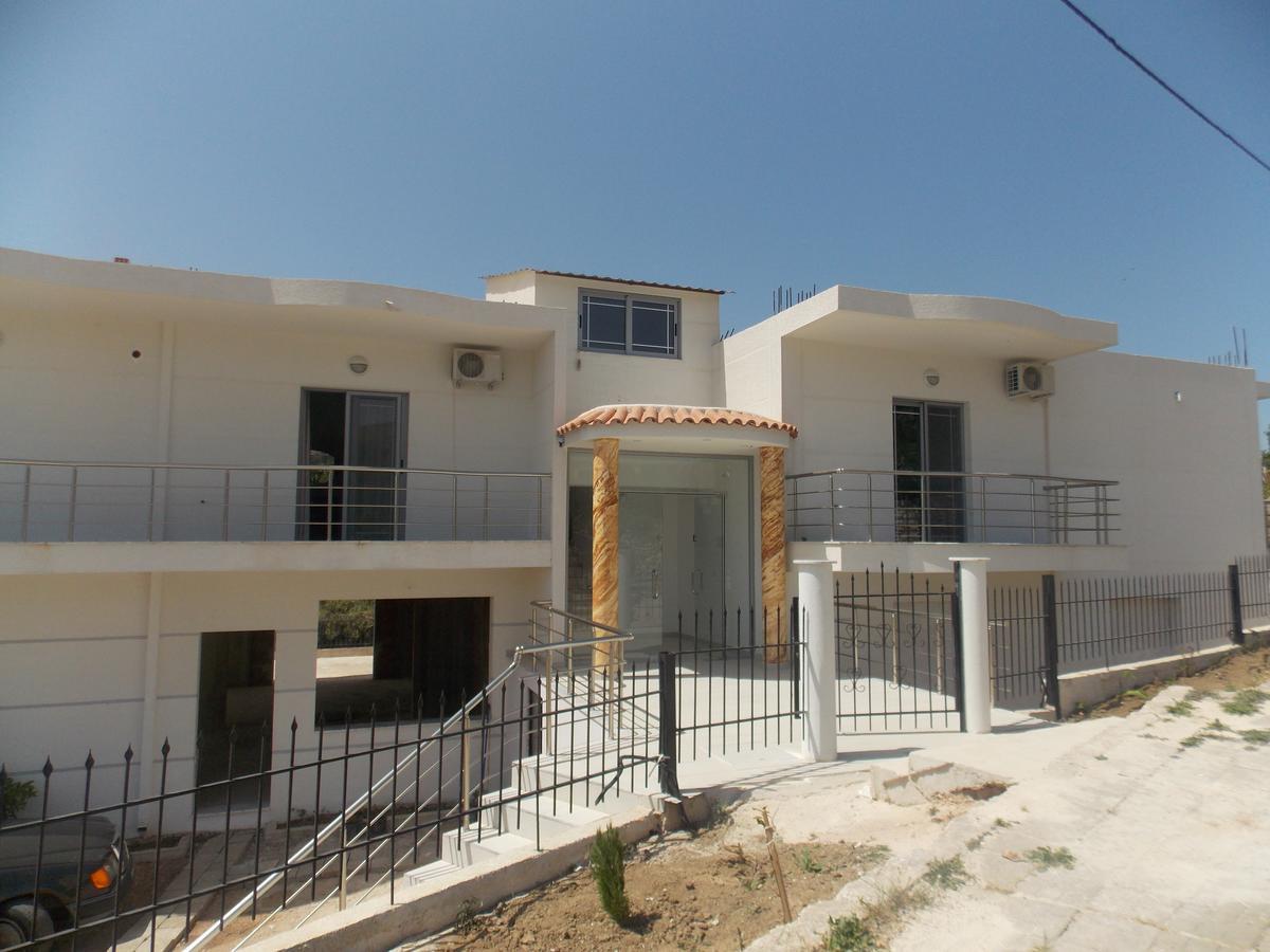 Irini Hotell Sarandë